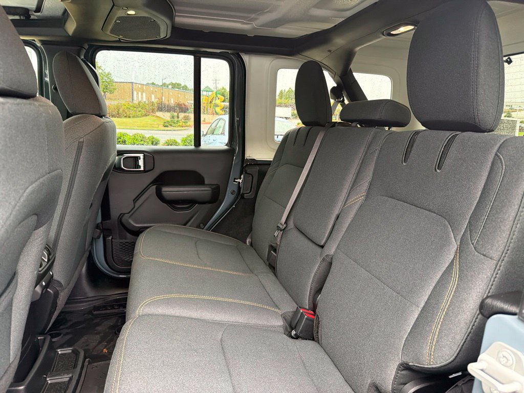Used 2024 Jeep Wrangler Unlimited w/ Convenience Group AWD/4WD image 25