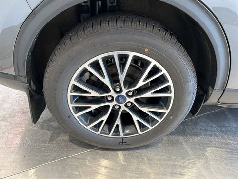 Used 2022 Ford Escape Titanium w/ Class II Trailer Tow Package image 20