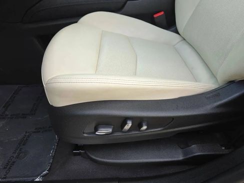 Used 2024 Cadillac XT5 Sportv w/ Technology Package AWD/4WD image 12