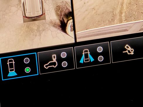 Used 2025 GMC Yukon XL Denali w/ Sun & Power Step Package image 52