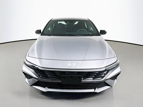 Used 2026 Hyundai Elantra Sport image 2