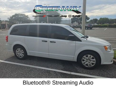Used 2020 Dodge Grand Caravan SE w/ UConnect Hands-Free Group FWD image 5