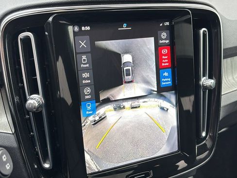 Certified 2025 Volvo XC40 B5 Plus image 19