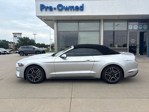 Used 2018 Ford Mustang Convertible w/ Equipment Group 101A RWD image 8