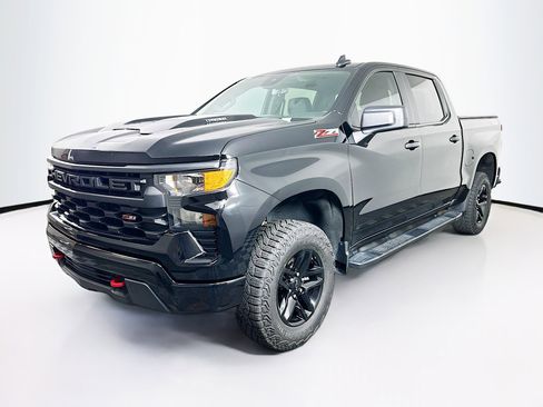 Used 2025 Chevrolet Silverado 1500 Custom Trail Boss AWD/4WD image 3