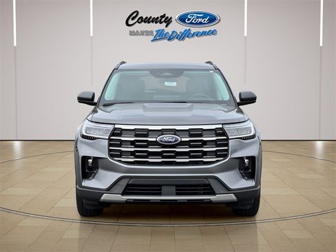 New 2025 Ford Explorer Active w/ Active Comfort Package image 12