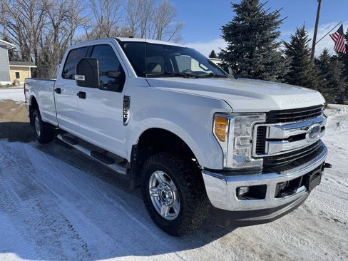 Used 2017 Ford F250 XLT w/ FX4 Off-Road Package AWD/4WD image 2