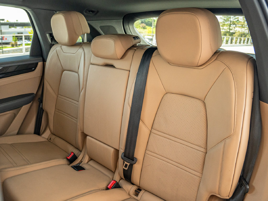 Certified 2021 Porsche Cayenne AWD/4WD image 19