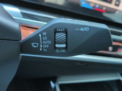 Used 2026 BMW i7 xDrive60 w/ M Sport Package RWD image 28