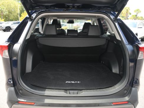 Used 2019 Toyota RAV4 Limited FWD image 19