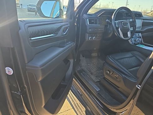 Used 2021 GMC Yukon XL Denali w/ Denali Ultimate Package image 11