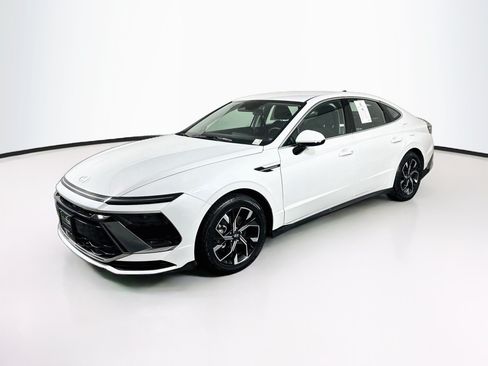 Used 2025 Hyundai Sonata SEL FWD image 3