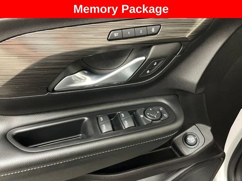 Certified 2024 GMC Terrain SLT AWD/4WD image 8