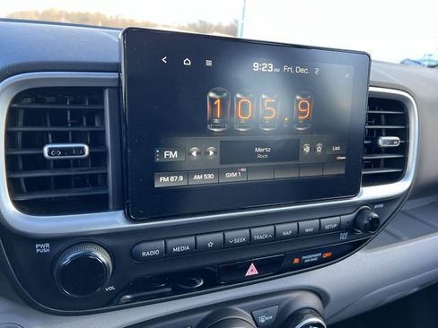 Used 2020 Hyundai Venue SEL w/ Convenience + Premium Package image 12