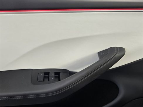 Used 2025 Tesla Model 3 Long Range image 23