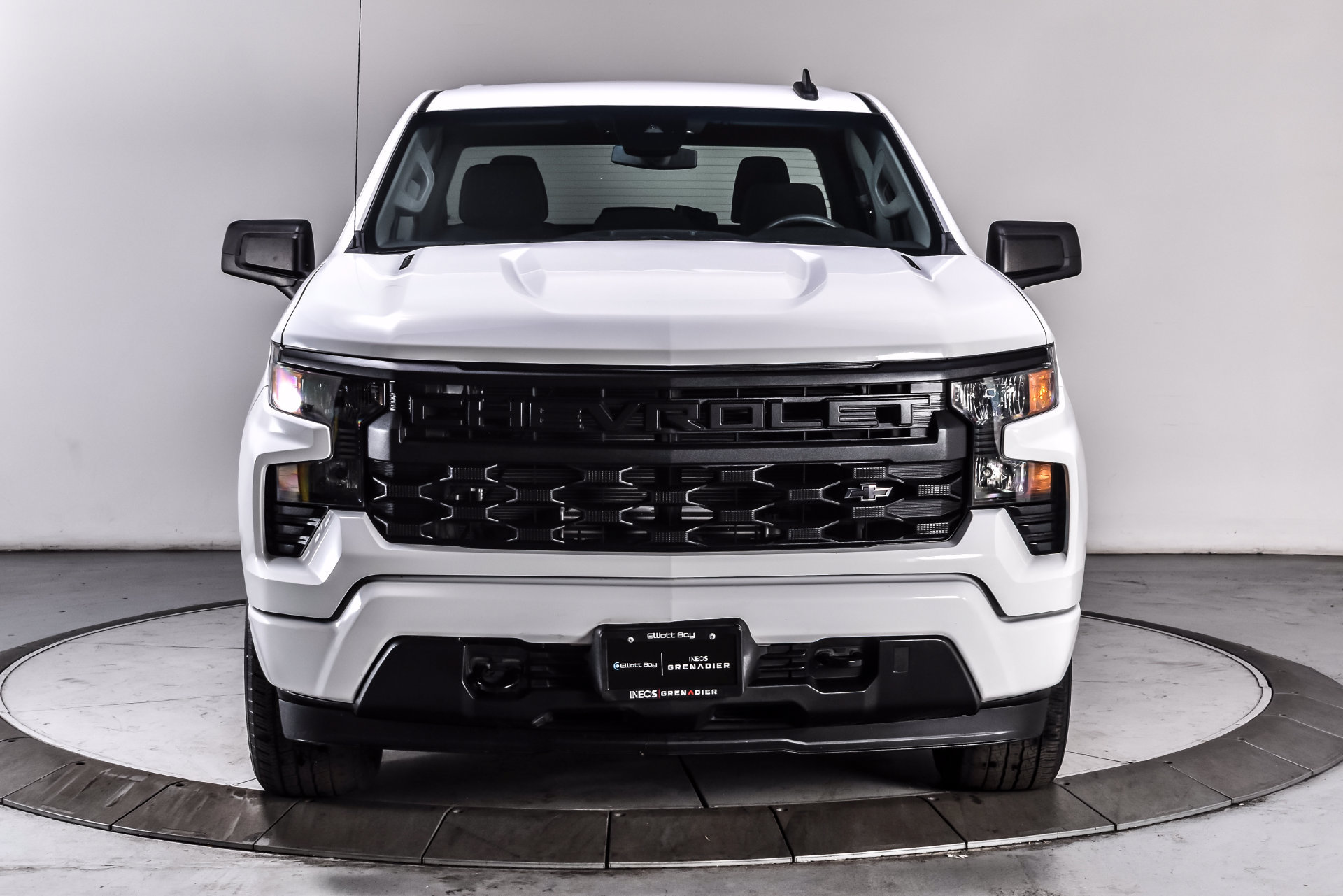 Used 2023 Chevrolet Silverado 1500 Custom w/ LPO, Dark Essentials Package AWD/4WD image 2