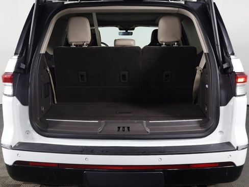 Used 2022 Lincoln Navigator Reserve AWD/4WD image 26
