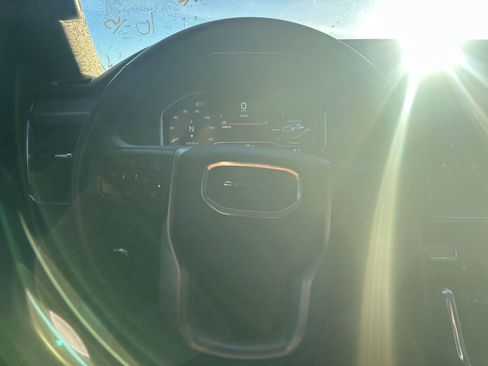 Used 2024 GMC Sierra 2500 Denali w/ Technology Package image 17