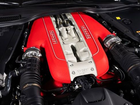 Used 2021 Ferrari 812 GTS RWD image 12