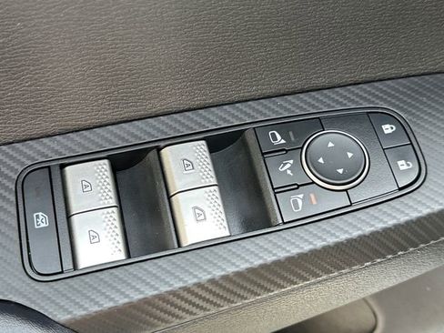 Used 2023 Mitsubishi Outlander SE image 22