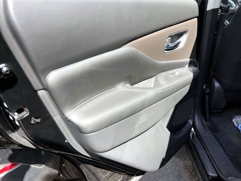 Used 2023 Nissan Murano S AWD/4WD image 9