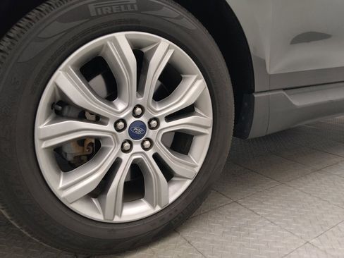 Used 2019 Ford Edge Titanium w/ Cold Weather Package AWD/4WD image 31