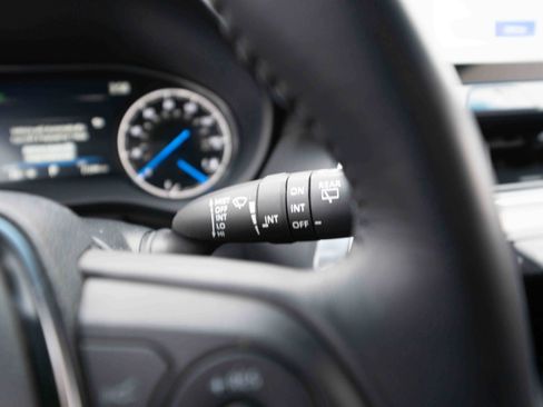 Used 2023 Toyota Venza XLE w/ Activity Package (TMS) image 14