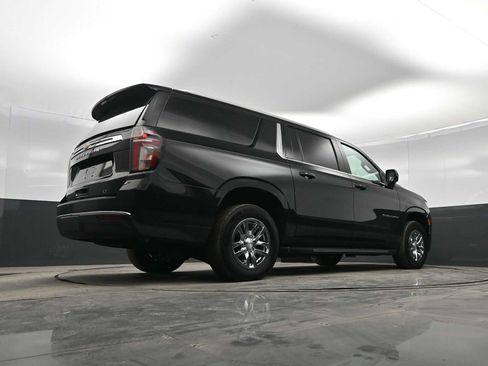 Used 2024 Chevrolet Suburban LT image 44