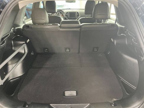 Used 2018 Jeep Cherokee Latitude Plus image 8