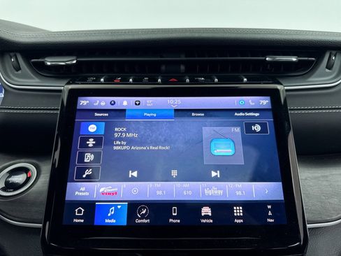 Used 2024 Jeep Grand Cherokee L Limited w/ Luxury Tech Group II image 27