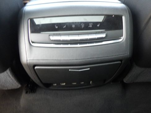 Used 2021 Cadillac Escalade Premium Luxury AWD/4WD image 35