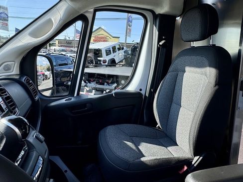Used 2025 RAM ProMaster 2500 w/ Convenience Group image 19