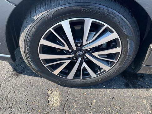 Used 2019 Subaru Legacy 2.5i Premium AWD/4WD image 2