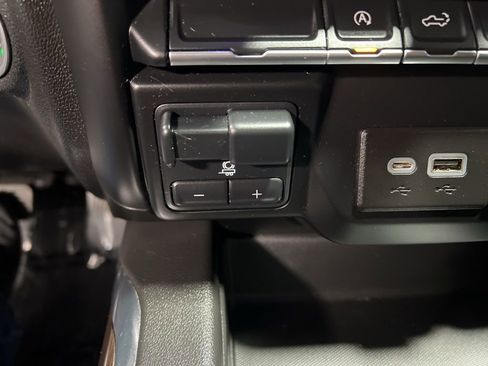 Used 2021 GMC Sierra 1500 SLT image 35