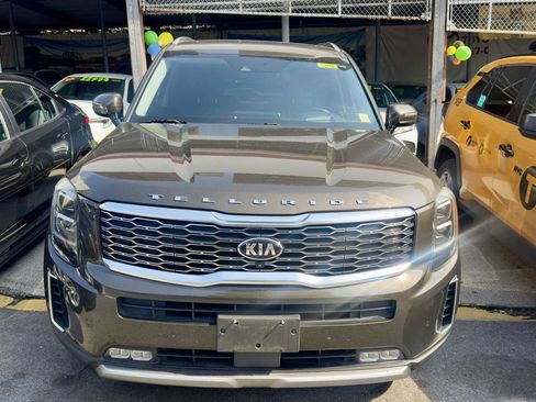 Used 2020 Kia Telluride SX w/ SX Prestige Package AWD/4WD image 3