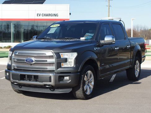 Used 2015 Ford F150 Platinum w/ Equipment Group 701A Luxury image 14
