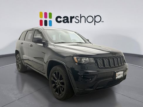 Used 2018 Jeep Grand Cherokee Altitude AWD/4WD image 7