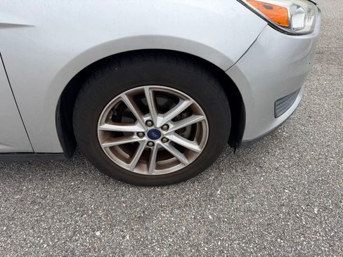 Used 2018 Ford Focus SE FWD image 4