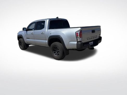 Used 2022 Toyota Tacoma TRD Off-Road AWD/4WD image 3