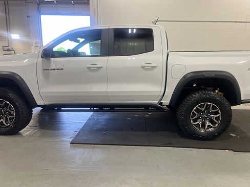 New 2026 Chevrolet Colorado ZR2 w/ Technology Package AWD/4WD image 5