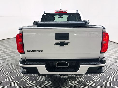 Used 2018 Chevrolet Colorado W/T w/ WT Convenience Package RWD image 4