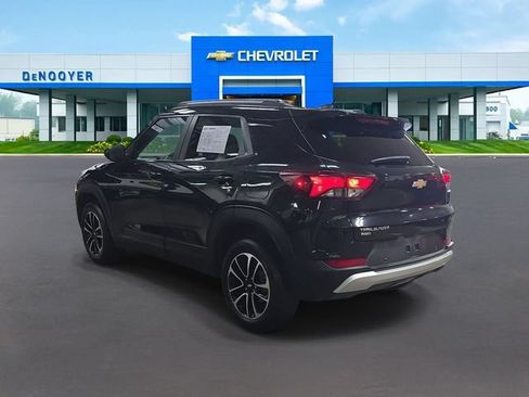 Used 2024 Chevrolet TrailBlazer LT w/ Convenience Package AWD/4WD image 9