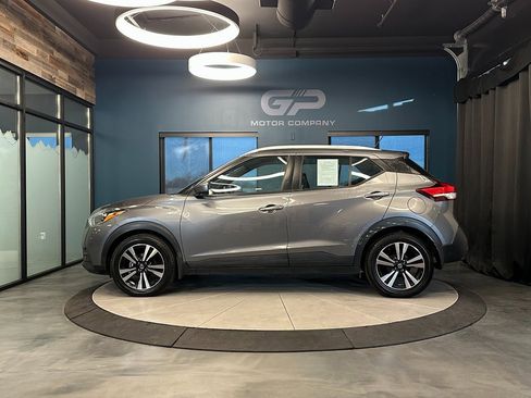Used 2019 Nissan Kicks SV image 6