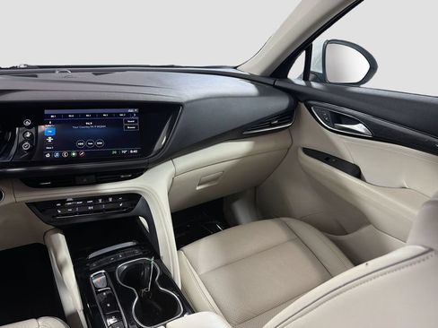 Used 2021 Buick Envision Essence FWD image 23