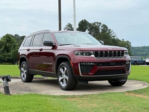 New 2026 Jeep Grand Cherokee L Limited AWD/4WD image 1