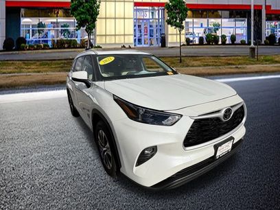 Used 2022 Toyota Highlander XLE