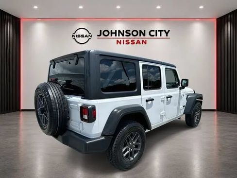 Used 2025 Jeep Wrangler Unlimited Sport AWD/4WD image 6
