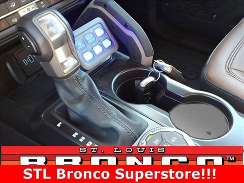Used 2024 Ford Bronco Outer Banks image 10