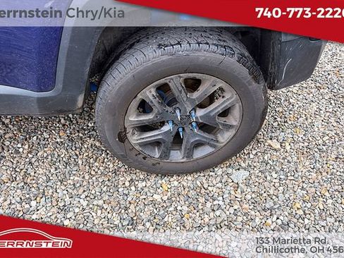 Used 2018 Jeep Renegade Altitude AWD/4WD image 10