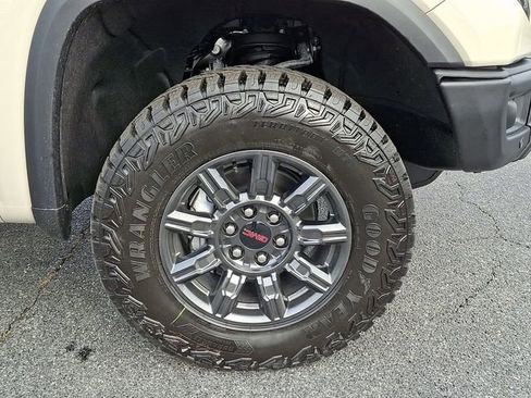 New 2026 GMC Sierra 1500 AT4X image 6